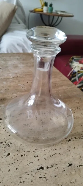 Botella decantador de vino de cristal. Balbas