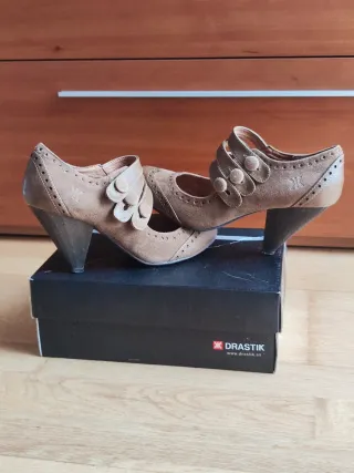 Zapatos tacón marrones Drastik