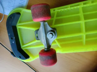 Monopatín amarillo Sancheski