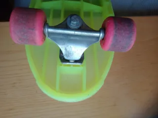 Monopatín amarillo Sancheski