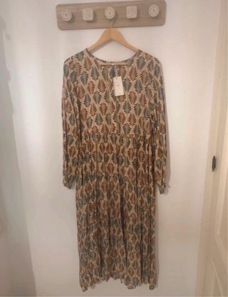 Vestido largo estampado hojas