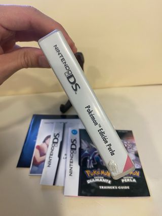 Videogioco Pokémon Perla per Nintendo DS, con manuale dell'allenatore
