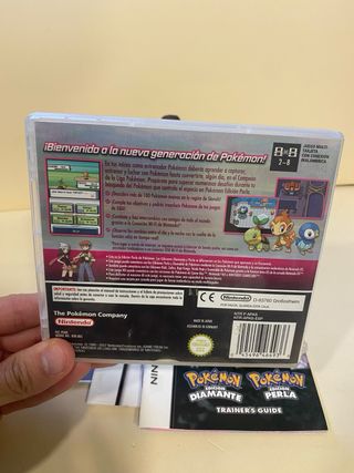 Videogioco Pokémon Perla per Nintendo DS, con manuale dell'allenatore