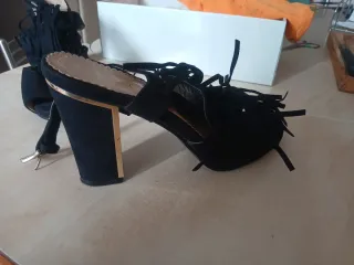 Sandalia tacón ante negro talla 39