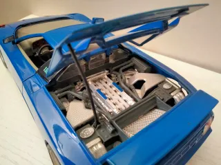 Bburago 1/18 Bugatti EB-110 1991 Azul
