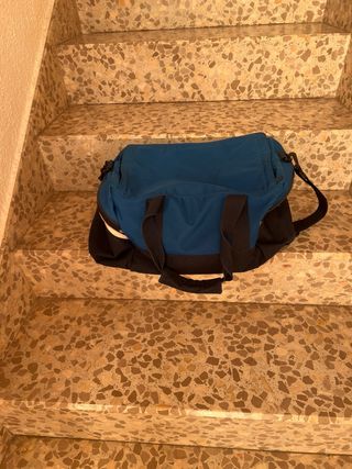 Bolsa deportiva Nike azul y negra