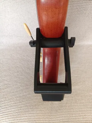 Supporto ergonomico per chitarra elettrica