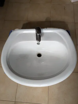 Lavatório de casa de banho em cerâmica