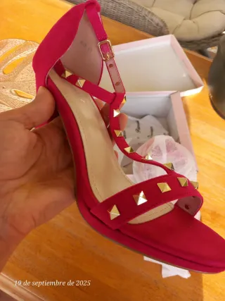 Sandalias Primavera Tachuelas Doradas Rojas