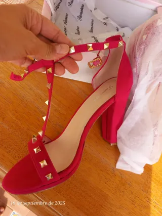 Sandalias Primavera Tachuelas Doradas Rojas