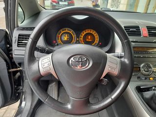 Toyota Auris 2.0 D4D Advance