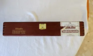 Cajas de puros vacías