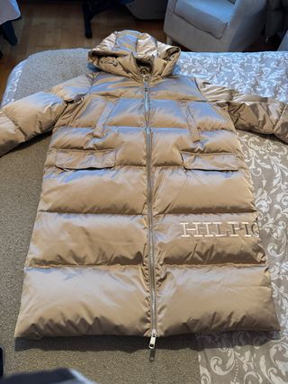 Plumífero largo Tommy Hilfiger beige mujer