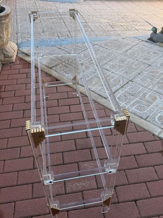 Mueble de metacrilato con3 estantes