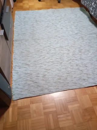 Jarapa beige y verde.De 145x180 .A recoger