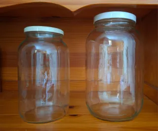 Jarras, vasos y botes