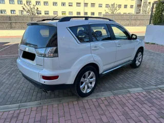 Mitsubishi Outlander 2012