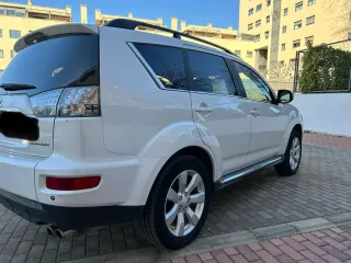 Mitsubishi Outlander 2012