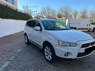 Mitsubishi Outlander 2012