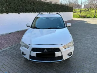 Mitsubishi Outlander 2012