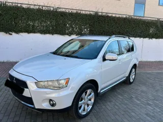 Mitsubishi Outlander 2012