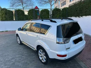 Mitsubishi Outlander 2012