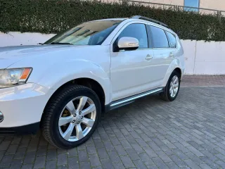 Mitsubishi Outlander 2012