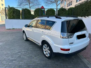 Mitsubishi Outlander 2012