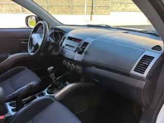 Mitsubishi Outlander 2012