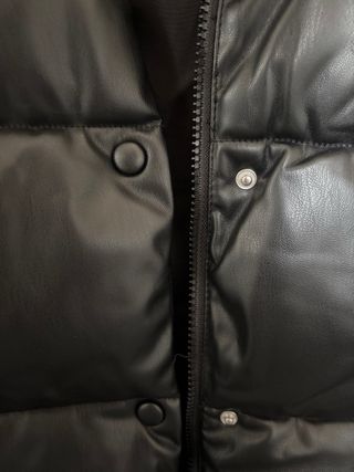 Chaqueta Zara efecto piel acolchada