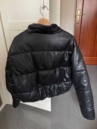 Chaqueta Zara efecto piel acolchada
