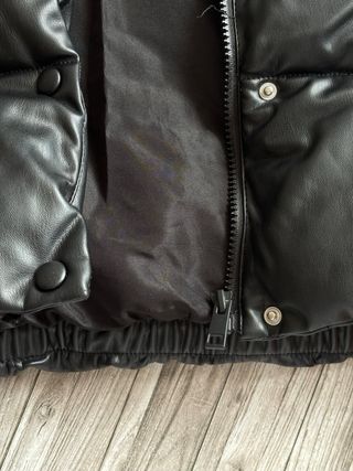 Chaqueta Zara efecto piel acolchada