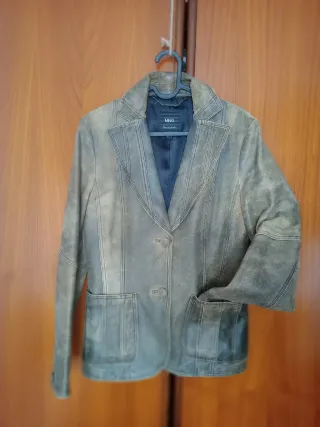 Americana MNG Cuero Marrón. Piel de carnero