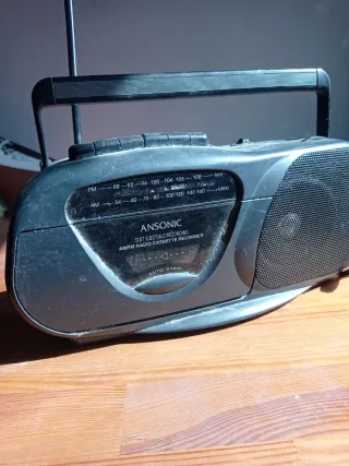 Radio Cassette Ansonic AM/FM