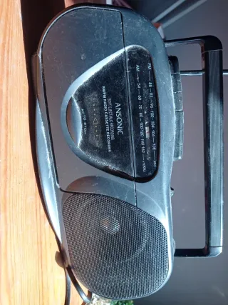 Radio Cassette Ansonic AM/FM