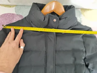 Parka de plumas negra súper calentita