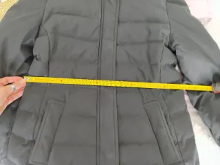 Parka de plumas negra súper calentita