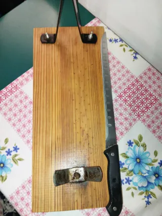 Jamonero con cuchillo