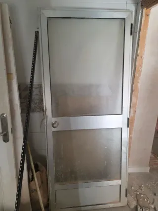 Puerta de aluminio