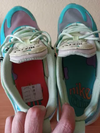 Nike Air Max 270 React translúcidas