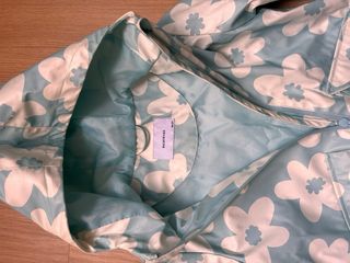 Conjunto chubasquero y mono niña/o talla 98cm