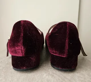 Zapatos Zara Talla 38 Burdeos con Pedrería