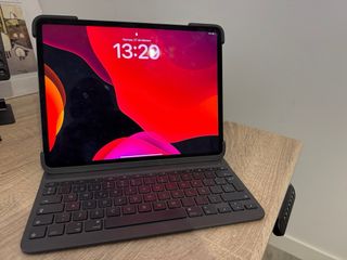 iPad Pro 12.9 256GB + Apple Pencil + Teclado