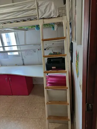 Litera escritorio Ikea blanca con colchón y somier