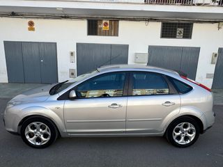 Se vende Ford focus 1.6 Trend año 2007