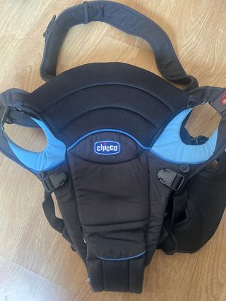 Mochila Portabebés Chicco Negra y Azul