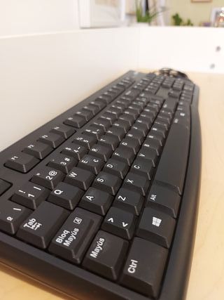 Teclado Logitech K120 – USB – Negro