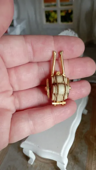 Carretto dorato miniatura 1:12 ruote funzionanti