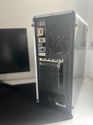 PC Gaming Blanco Usado 1 Año (precio negociable)