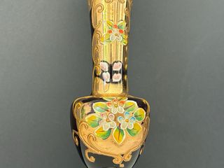 Jarrón de cristal morado y dorado